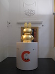 SX02825 Golden Nijntje (Miffy) statue.jpg